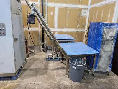 V Blender with Infeed & Outfeed Augers