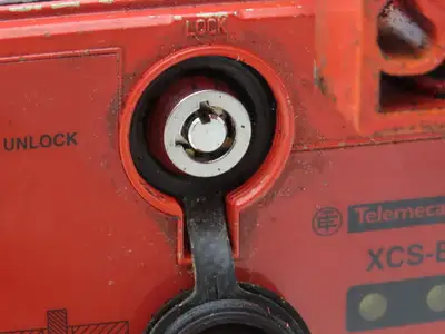 Telemecanique XCS-E7333 Interlock Safety Door Switch 120/240VAC W/Straight Latch