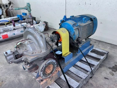 Flowserve 4LR-12E Split Case Pump with base and motor