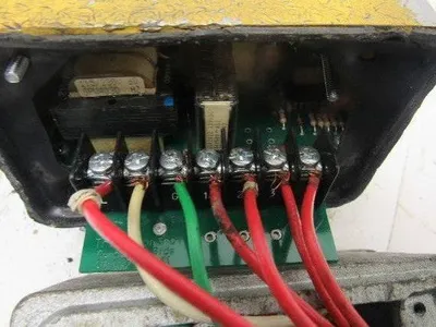 Triad Controls 31-007 REV 11 Touch Sensor Control