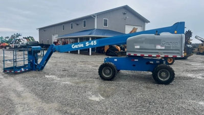 USED 2022 Genie S-45