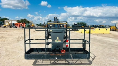 USED 2022 JLG 800S
