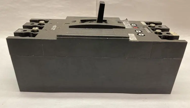 Used GE E11592-R Circuit Breakers | Surplus Asset Holdings #1188977
