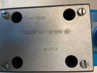 USED EATON VICKERS DG4V-5-22A-M-U-EK6-20