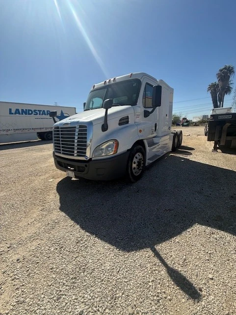 Used 2015 FREIGHLINER CASCADIA Miscellaneous Trucks/Trailers Texas US | Revelation Machinery #870198