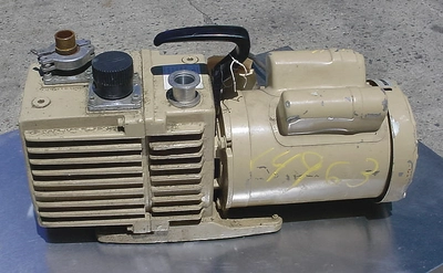 USED LEYBOLD TT "MAXIMA" VAC PUMP D8 A VACUUM PUMP