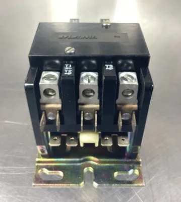 Sylvania A77-309046A-3 Contractor 24V Coil 3P 4E-27