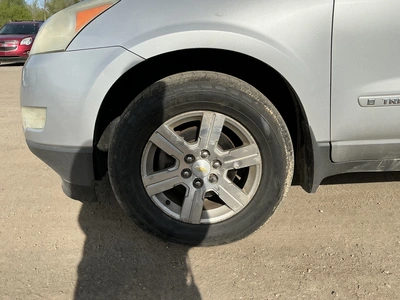 USED 2009 CHEVROLET TRAVERSE