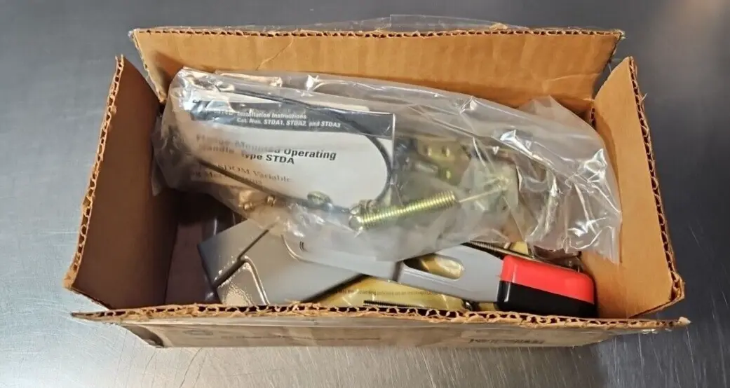 GE STDA1 CIRCUIT BREAKER HANDLE. Loc4A5