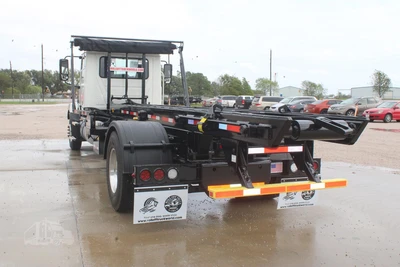 New | in-Stock 2025 MACK MD6 Rolloff Trucks Texas US | Roll Off Truck World #1491872