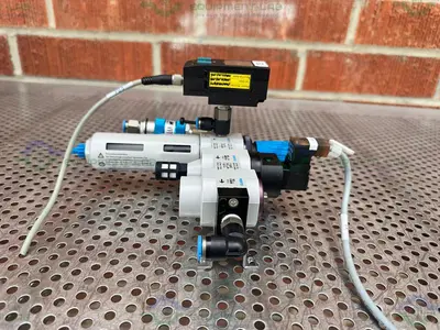 Used FESTO LFR-D-MINI REGULATOR W/ FESTO HEE-D-MINI-24 36PSI/0.25MPA Regulators California US | Equipment Lab #1285488
