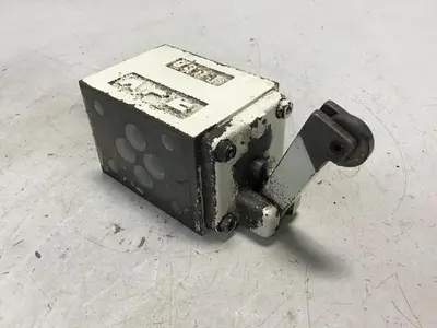USED YUKEN DCG-01-2B2-R-40