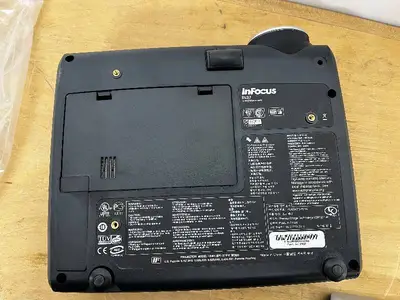 InFocus IN37 DLP Projector with Remote Control