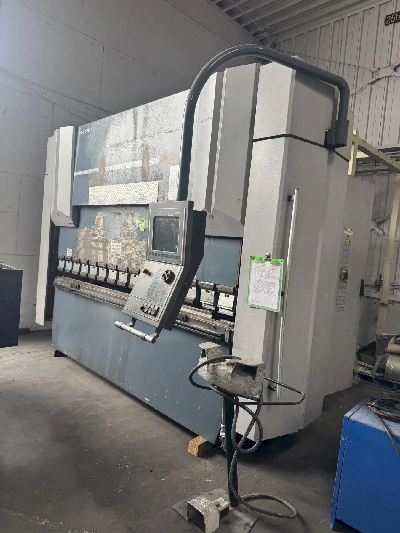 DURMA AD-S 30135 CNC HYDRAULIC PRESS BRAKE