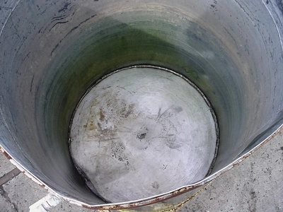USED 28 INCH DIAMETER X 40 INCH DEEP OPEN TOP TANK