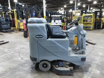 USED 2009 ADVANCE ADGRESSOR 3820D