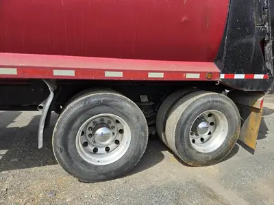 USED 2014 PETERBILT 365