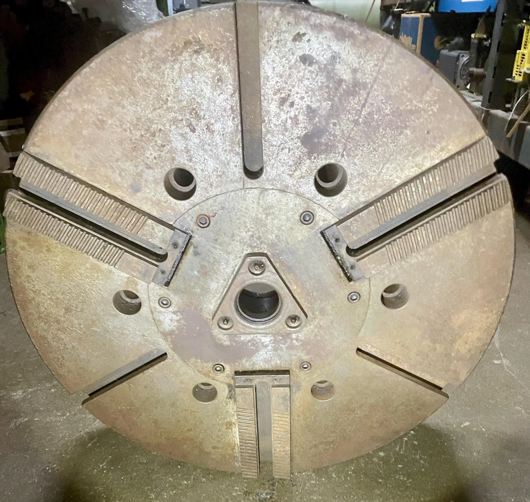 24" 3-Jaw Hydraulic Chuck
