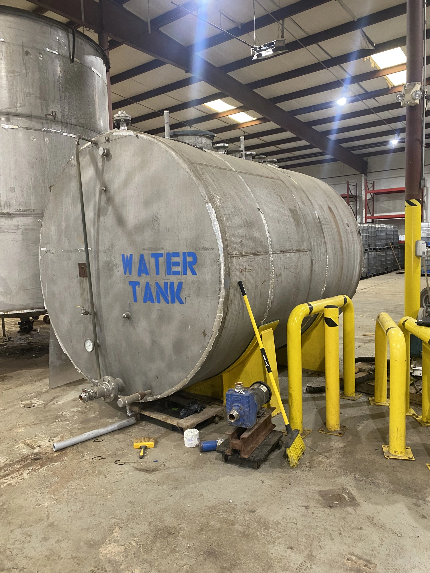 4,000 Gallon Horizontal Stainless Steel Tank, 8' Dia. X 11' Long