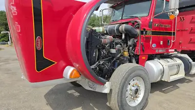 USED 2014 PETERBILT 365