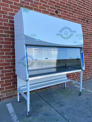 USED LABCONCO 302611100 CLASS II TYPE A2 LOGIC + BIOLOGICAL SAFETY CABINET 6 FT, 115V
