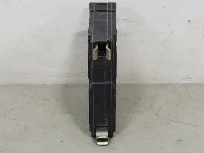 USED SQUARE D QOB120