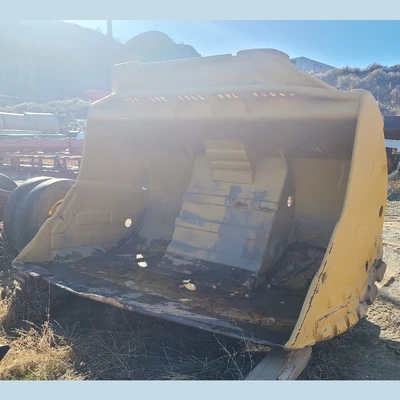 USED CATERPILLAR R2900