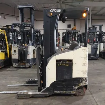 USED 2018 CROWN RR5725-45