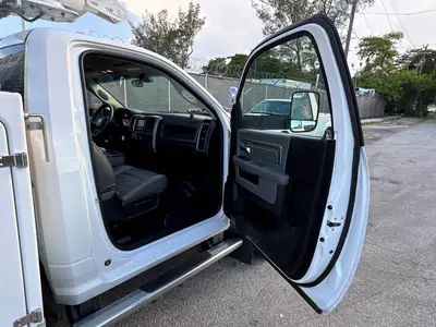 Used 2018 RAM 5500 Bucket (boom) trucks Florida US | Truck and Van Outlet #1509185