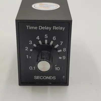 USED SSAC SSAC TIME DELAY RELAY TRM120A2X10 120 VAC 0.1-10 SECONDS & TYCO TIMER BASE 27E122
