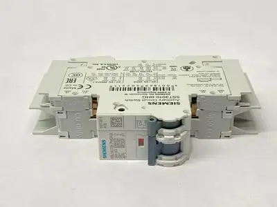 5ST3010-0HG,5SJ4113-7HG42 | Siemens 5SJ4113-7HG42 Circuit Breaker 1P 13A 277V/489V w/ 5ST3010-0HG Switch - Used