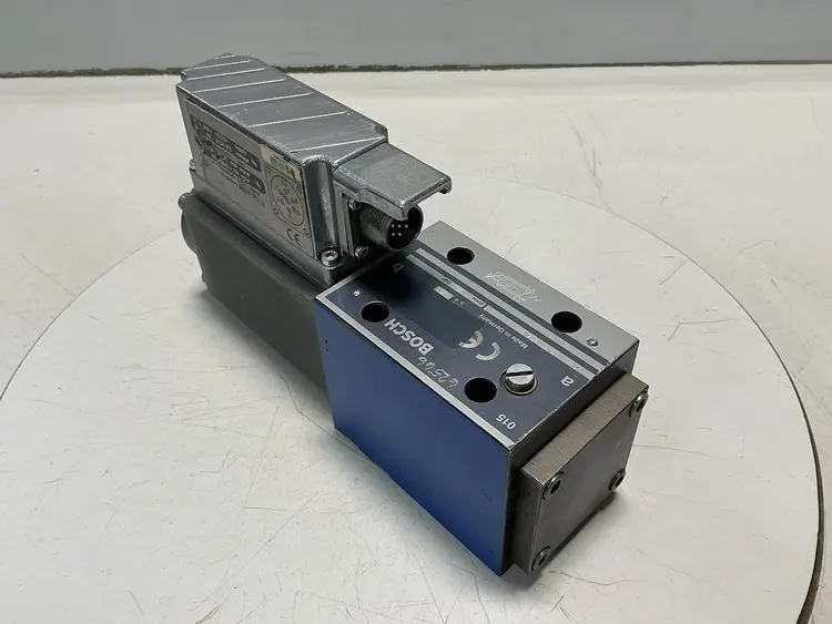 Used BOSCH 0 811 404 811 Valves/Fittings Michigan US | Ideal Machinery #779506