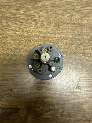 New | in-Stock HUBA CONTROL CH-8116 Miscellaneous Equipment (Electrical & Power) Ohio US | Surplus Asset Holdings #1209377