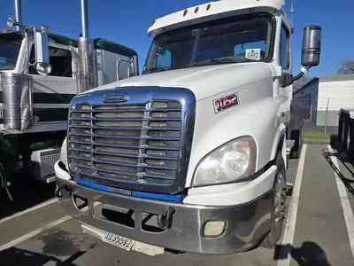 USED 2016 FREIGHTLINER CASCADIA 125