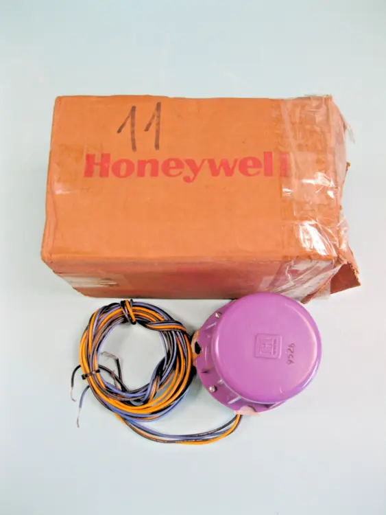 New | in-Stock Honeywell C7012A 1145 Misc Electrical & Power Parts New Hampshire US | Bitter End Trading #1127994