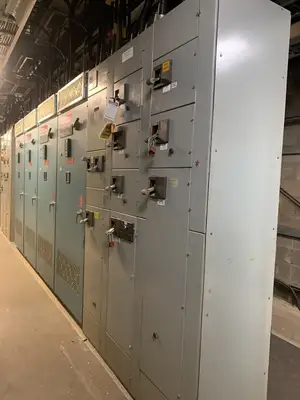 Five Star Double-Sided Motor Control Center (MCC), 600V Max., 1000A, 15 Buckets
