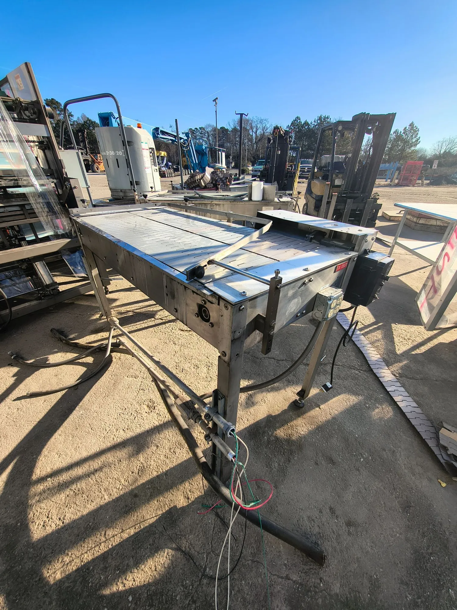 (24"x 51") INTEGRATED PACKING SYSTEMS INC. BELT CONVEYOR