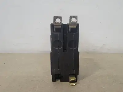 USED SQUARE D QOB220