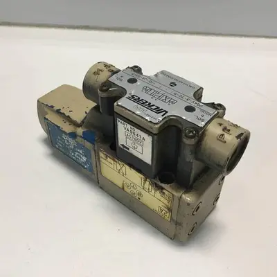 USED VICKERS DG4V37CPLT10JAS310