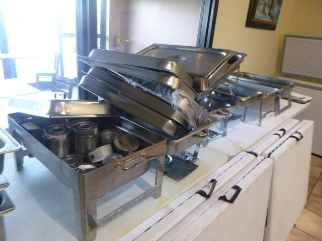 7 Complete Chafing Dishes