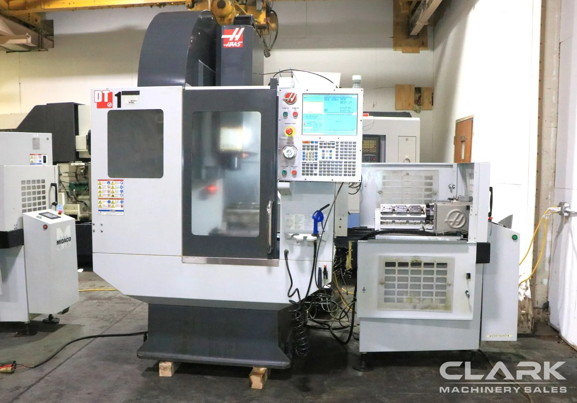 2012 HAAS DT-1 WITH PALLET CHANGER AND ROTARY TABLE