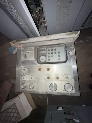 Used MEI _UNKNOWN_ Switchgears Texas US | Oil The Woodlands Group #1501077