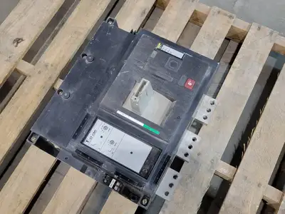 NEW MERLIN GERIN CM3200N