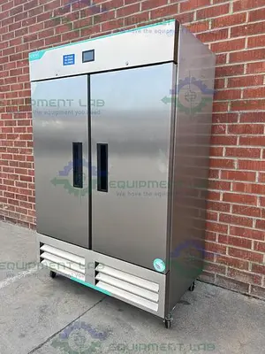 USED NORLAKE NSWDF492SSS/0A WHITE DIMOND SERIES DOUBLE DOOR FREEZER -20C, 49 CU. FT.