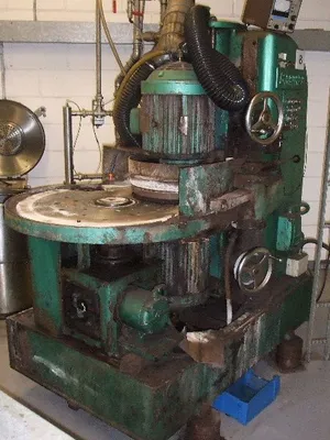 1966 GARDNER 2V-18 GRINDERS, DISC, HORIZONTAL, DOUBLE | GCH Machinery (2)