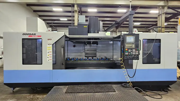 Used 2014 Doosan VM 960L, Fanuc control, Box Ways, #50 Taper, CTS, Vertical Machining Centers New Jersey US | Machinery Values #1371719
