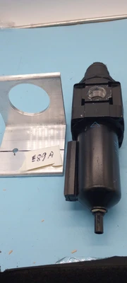 USED Wilkerson B28-06-FHGO + ATTACHMENT TURN KNOB BROKEN