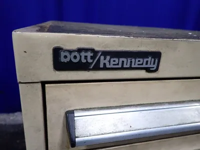 Used BOTT/KENNEDY _UNKNOWN_ Cabinets Ohio US | HGR 24 #1128389