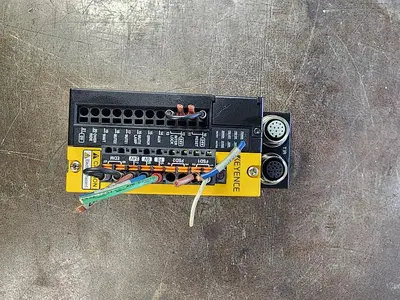 USED KEYENCE GL-T11R