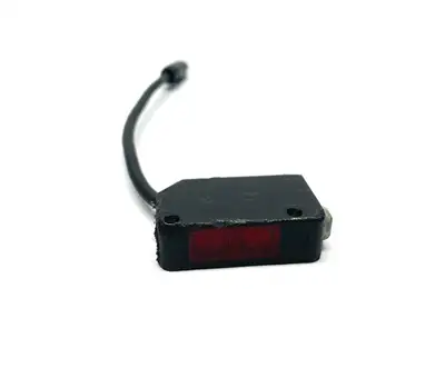 PZ-V12P | Keyence  Photoelectric Sensor Square Reflective M8 Connector - Used